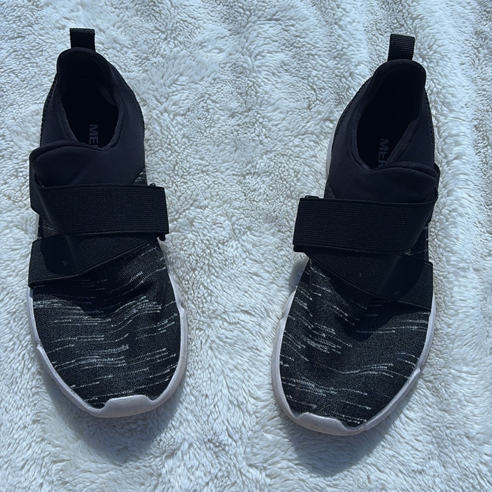 Merrell Black Slip-On Sneakers Size 6 | Lightweight Comfort Walking Shoes - Picture 6 of 9